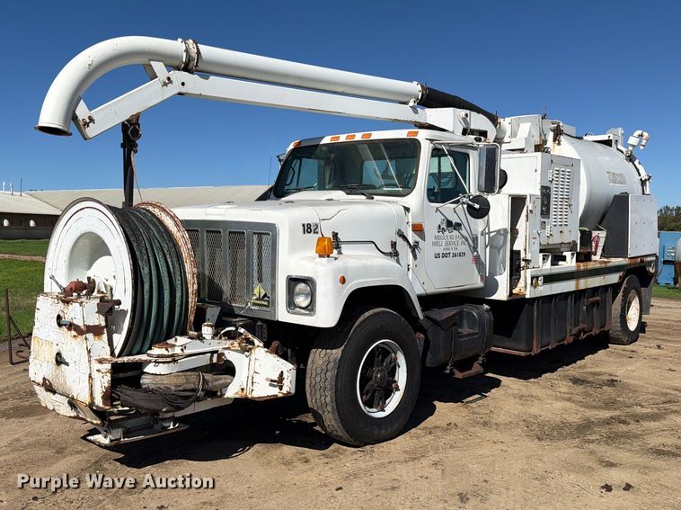 1996 International 2554 sewer jetter truck - FT7547