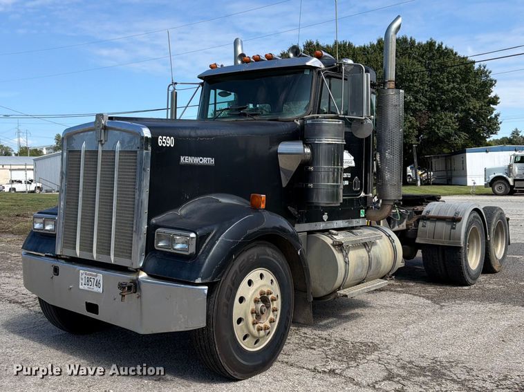 1999 Kenworth W900 semi truck - FU4733