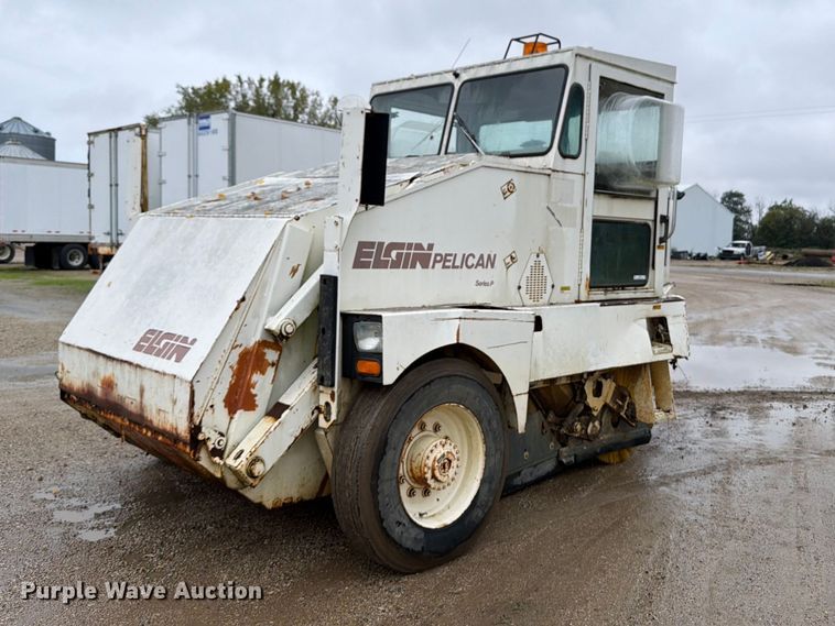 1997 Elgin Pelican P series sweeper - OE9736