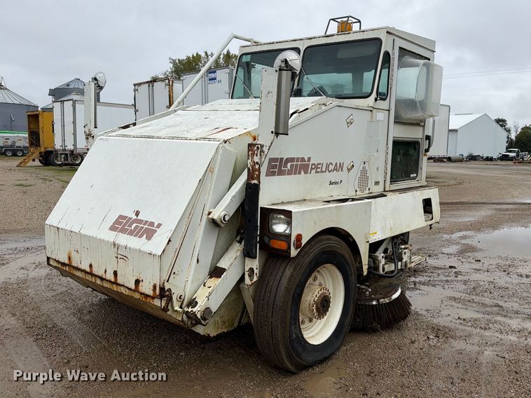 1999 Elgin Pelican P series sweeper - OE9737