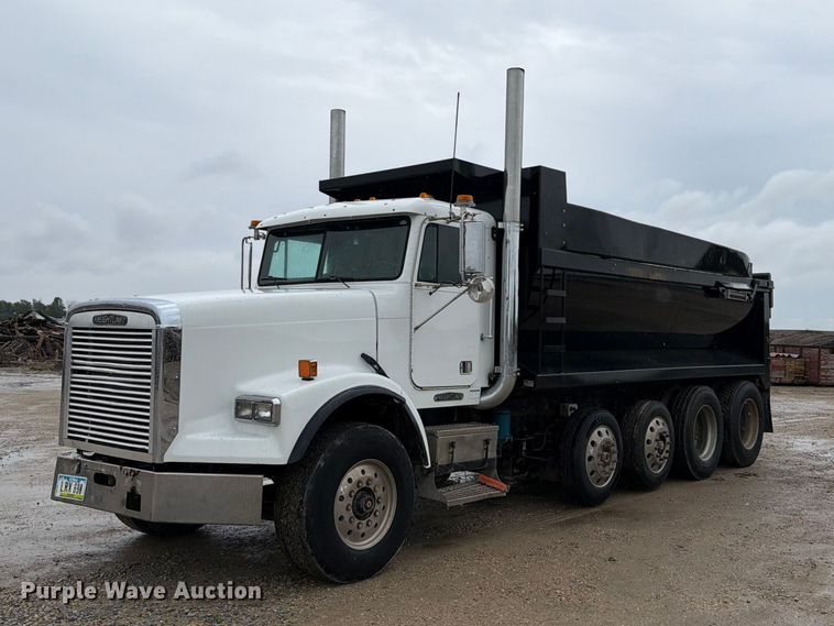 1996 Freightliner Conventional dump truck - OE9739