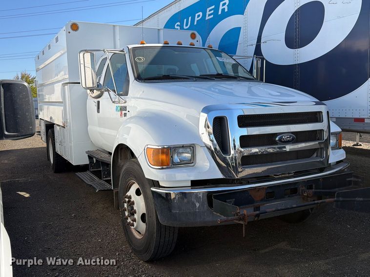 2015 Ford F650 Super Duty chipper truck - YA3441