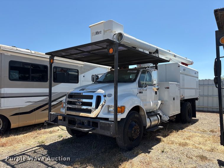 2015 Ford F750 Super Duty forestry bucket truck - YA4045