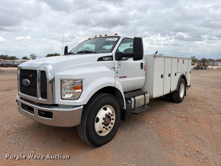 2017 Ford F750 Super Duty utility / service truck - YA4840
