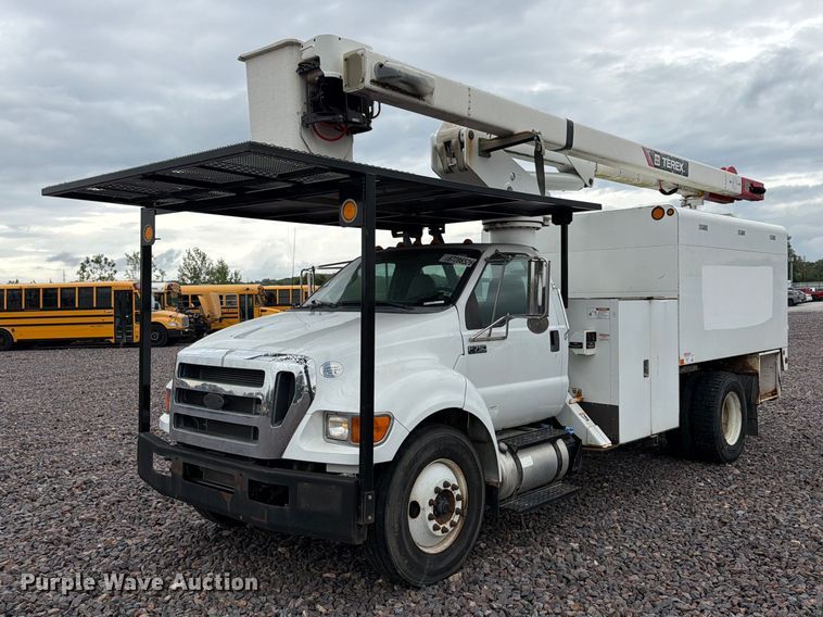 2015 Ford F750 Super Duty forestry bucket truck - YA4905