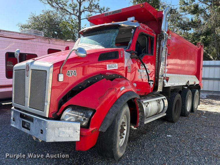 2022 Kenworth T880 dump truck - YA5028