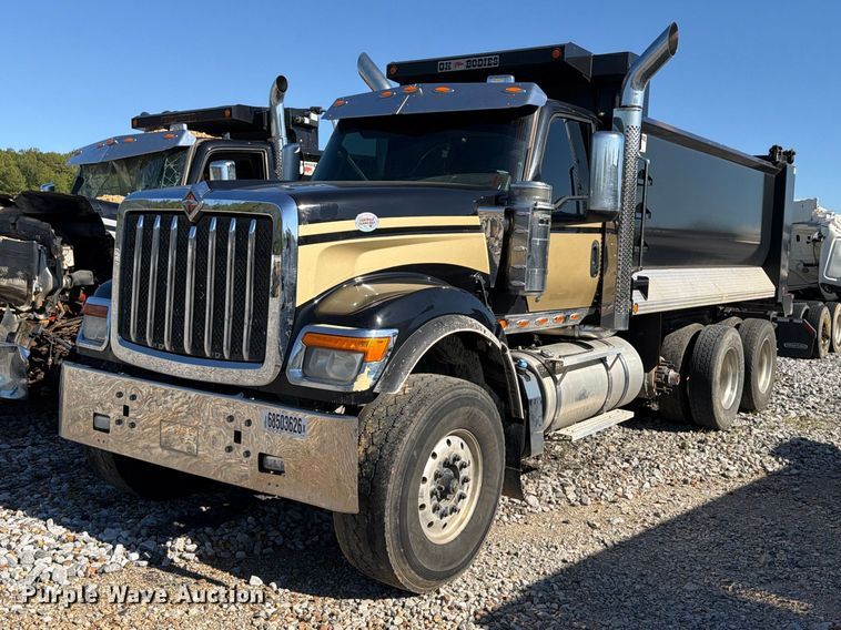 2025 International HX520 dump truck - YA5537