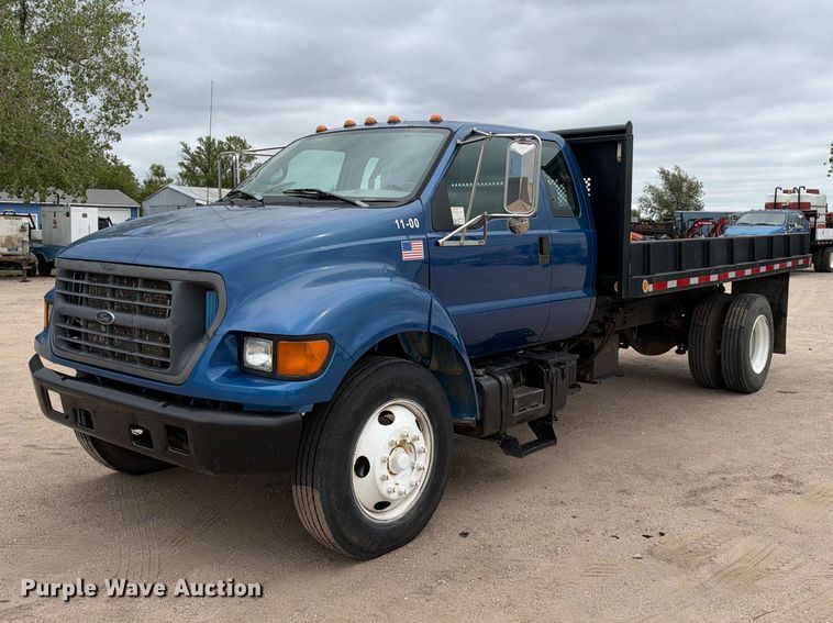2000 Ford F650 dump flatbed truck - EC4618