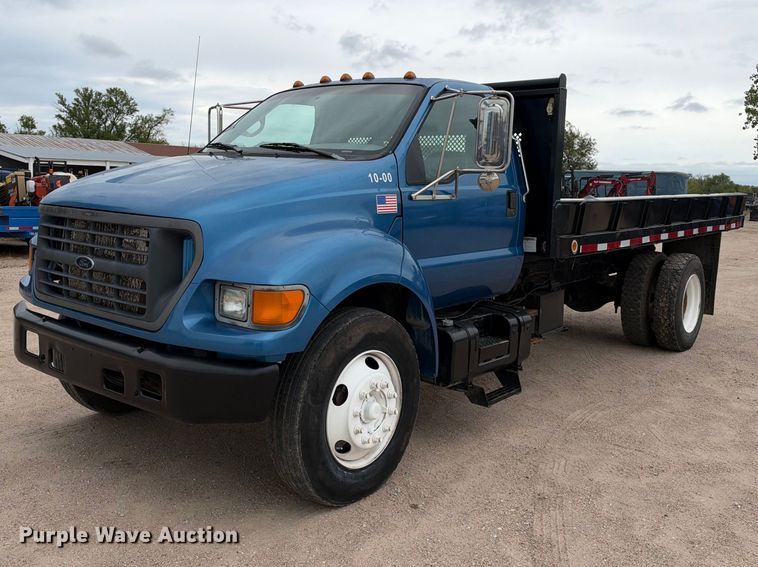 2000 Ford F650 dump flatbed truck - EC4620