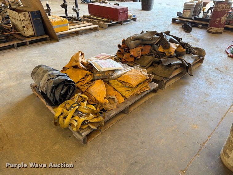 (2) pallets of boots and protective clothing - EP7820