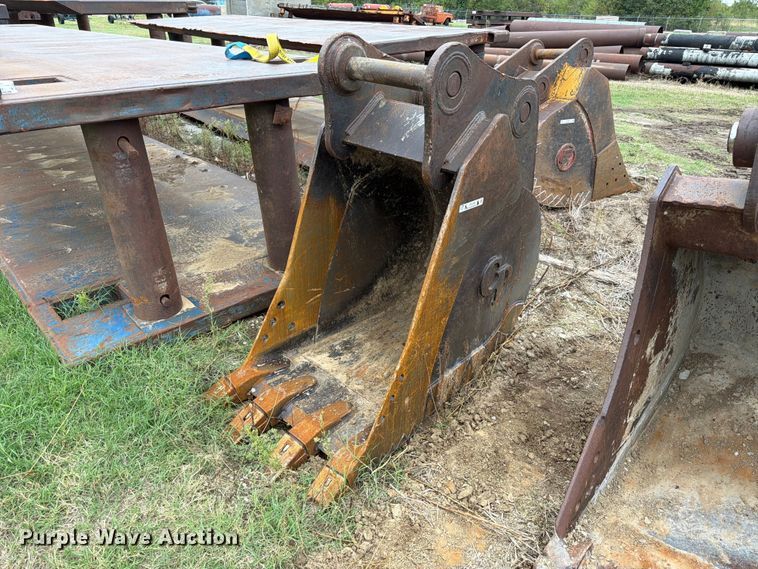 C&P Attachments excavator bucket - ES1086