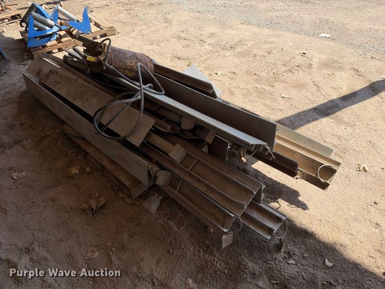 Shoring braces  - EX2244