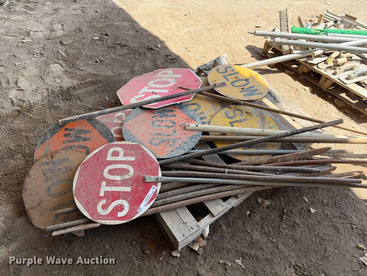 Approximately 8 flagging paddles - EX2254