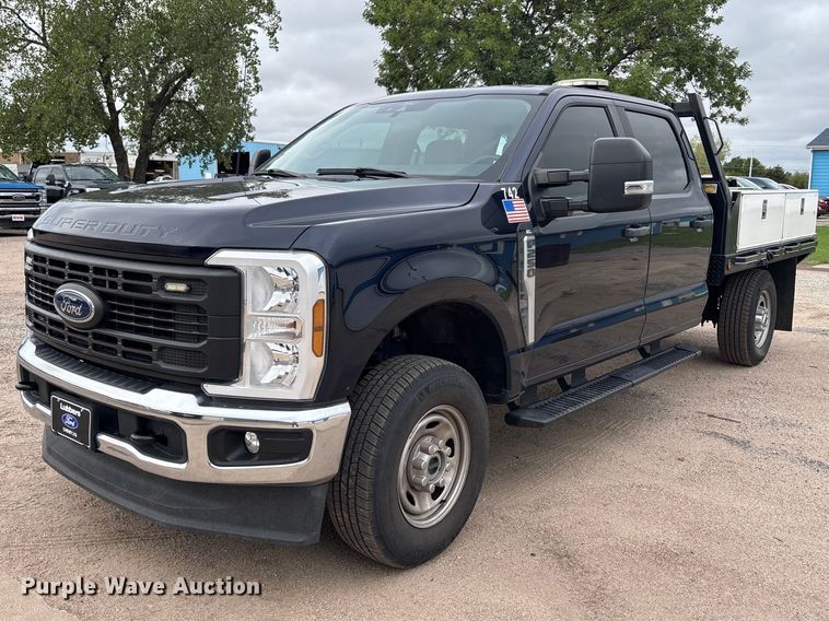 2024 Ford F250 Crew Cab flatbed pickup truck - FK3728