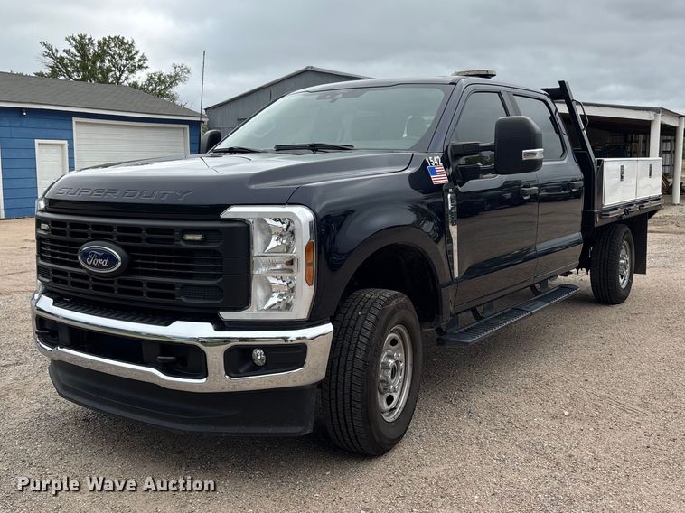 2024 Ford F250 Crew Cab flatbed pickup truck - FK3729