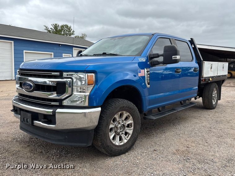 2020 Ford F250 STX Crew Cab flatbed pickup truck - FK3731