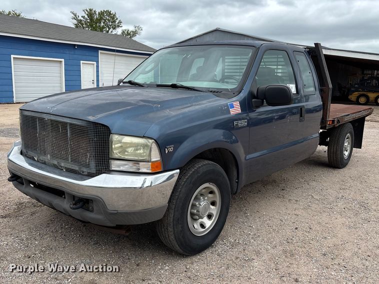 2004 Ford F250 XLT Ext cab flatbed pickup truck - FK3736