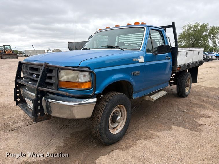 1995 Ford F350 flatbed pickup truck - FK3742