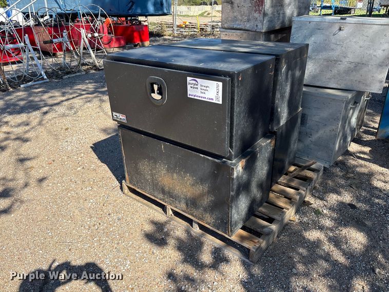 (4) toolboxes - FK3757