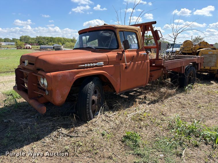 Ford F-100 winch truck - FK3777