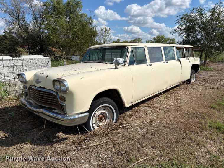 1965 Checker limousine - FK3782