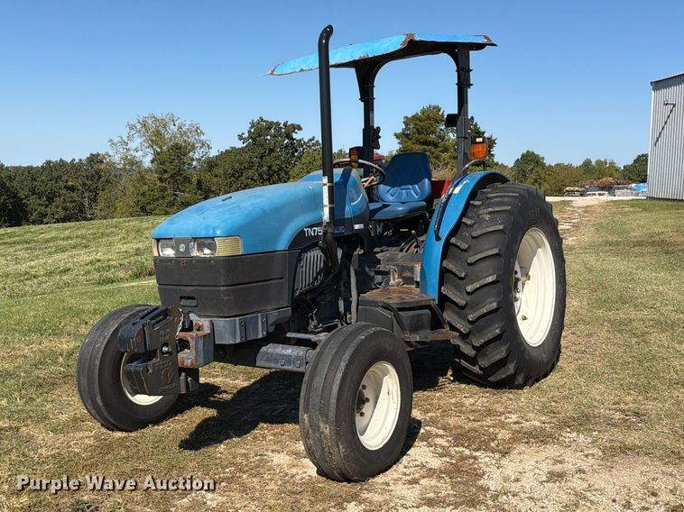 2000 New Holland TN75 tractor - DZ4942
