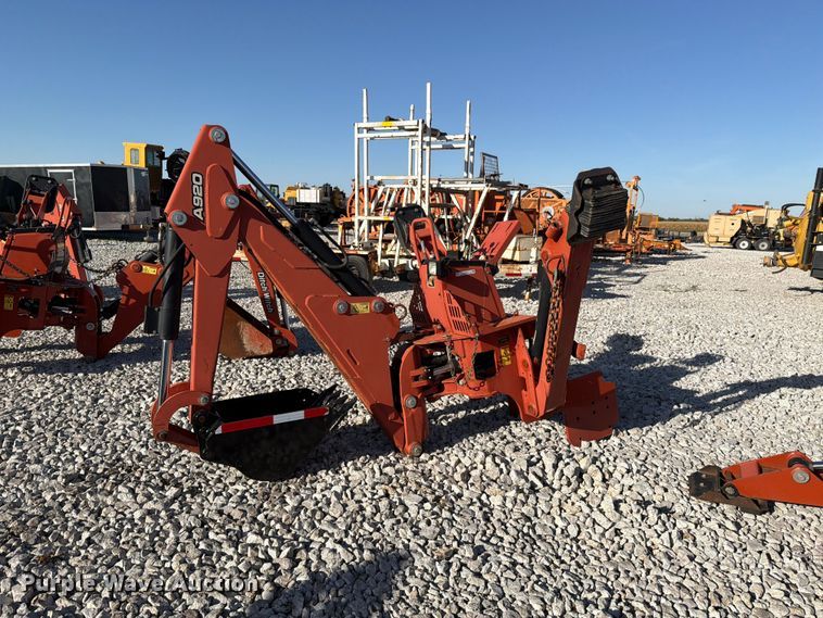 2016 Ditch Witch A920 backhoe attachment - EX4637