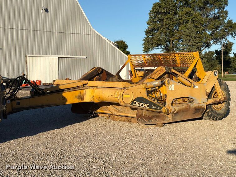 John Deere 1810E scraper - FC3404