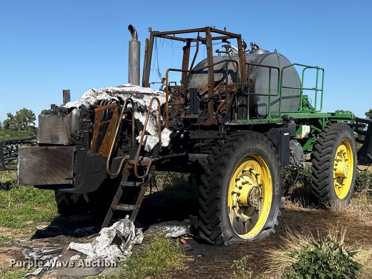 2011 John Deere 4930 sprayer - FC4514