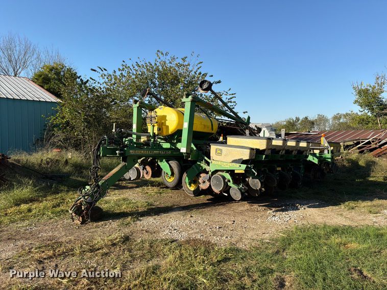 1999 John Deere 1780 MaxEmerge Plus Conservation planter - FG0781