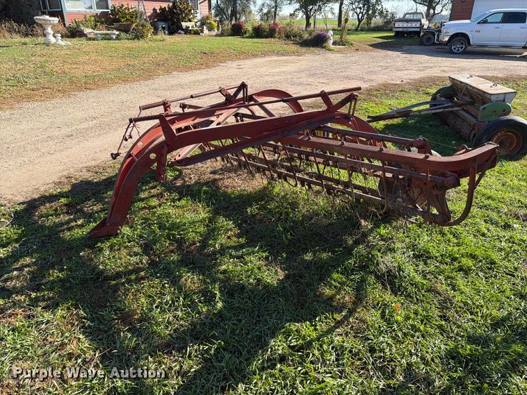 New Holland 55 hay rake - FT6968