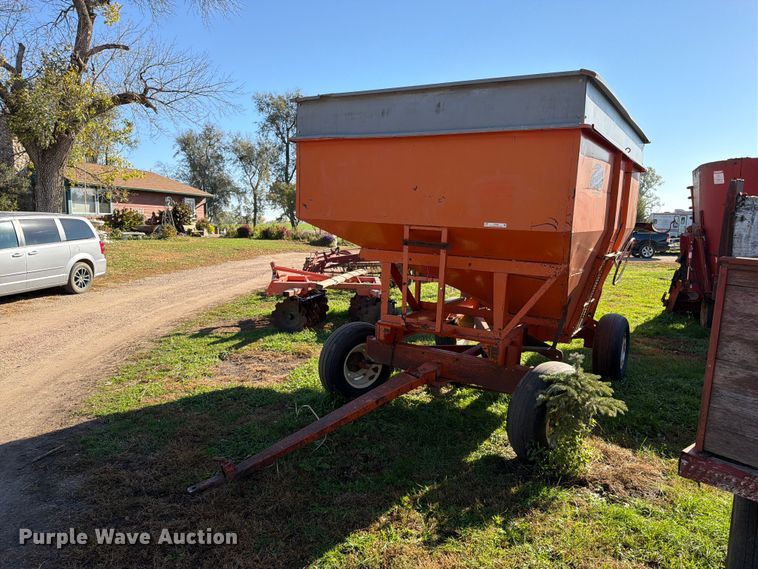 Bradford 240-316 gravity wagon - FT6969