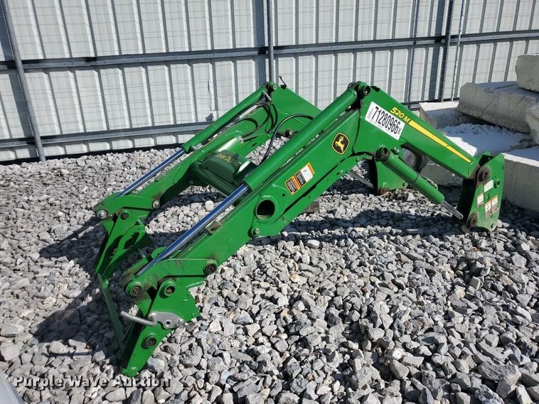 2022 John Deere 520M loader - YA5776
