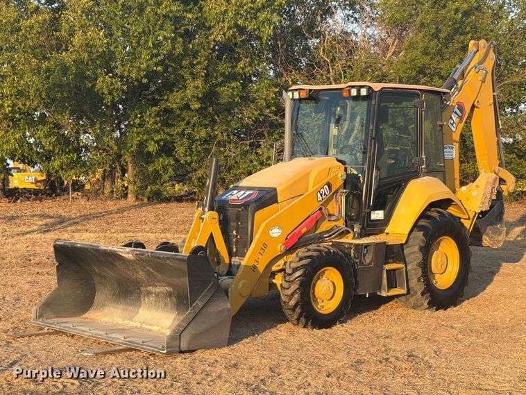 2022 Caterpillar 420IT backhoe - FN3528