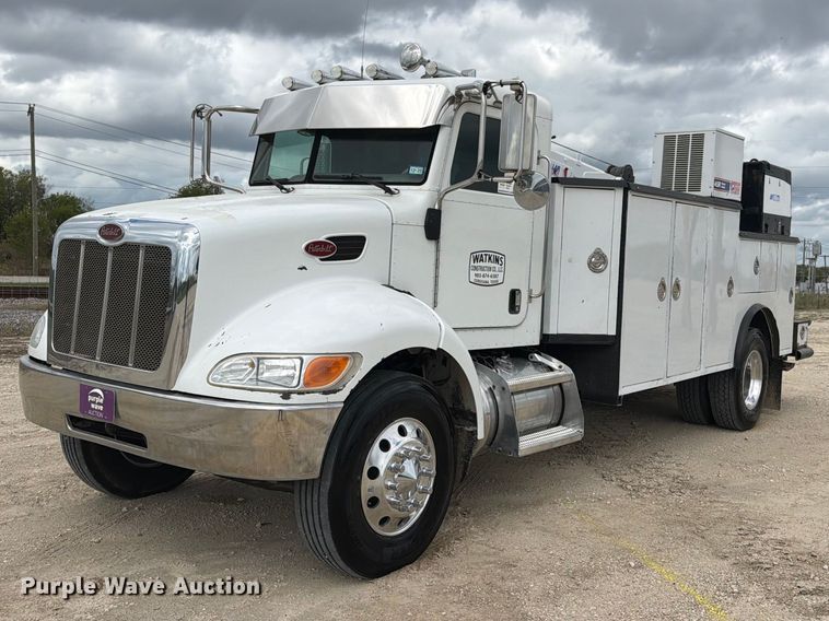 2007 Peterbilt 335 mechanics truck - FN3597