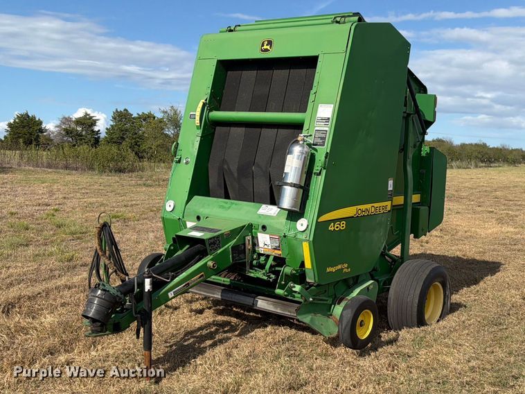 2010 John Deere 468 MegaWide Plus round baler - FN3599