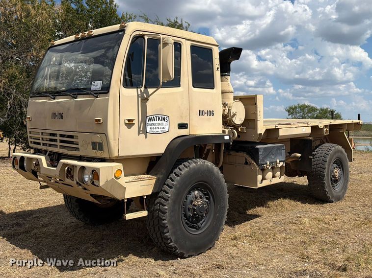 1998 Stewart & Stevenson flatbed truck - FN3652