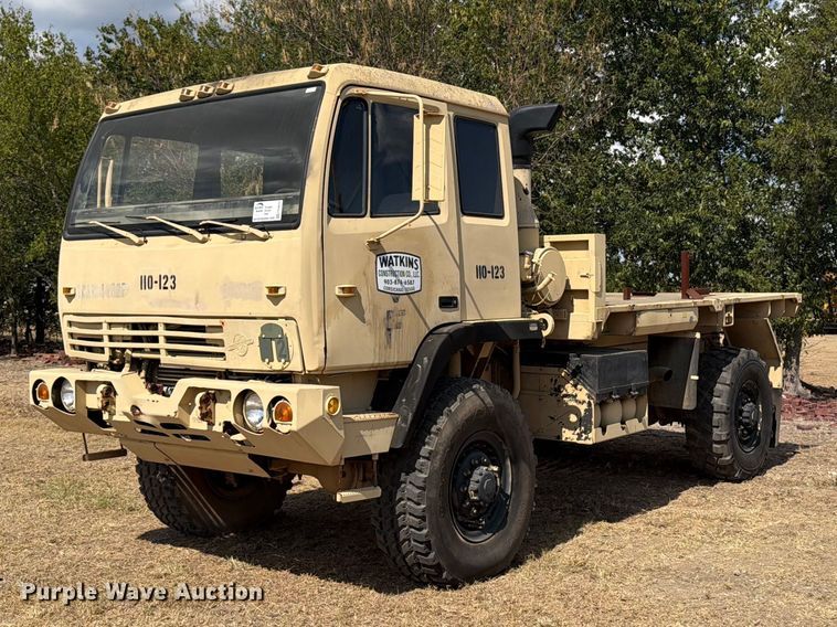 1994 Stewart & Stevenson 4X4 flatbed truck - FN3653