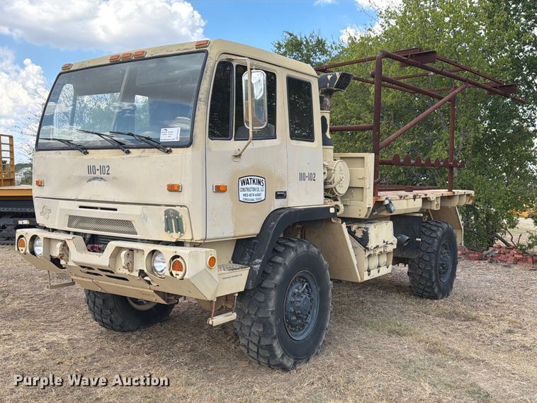 2004 Stewart & Stevenson flatbed truck - FN3655
