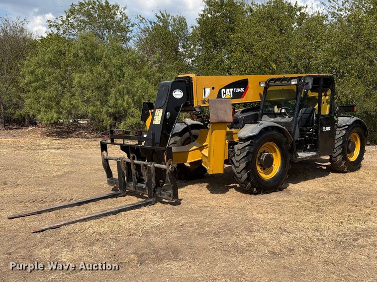 2014 Caterpillar TL943C telehandler - FN3670