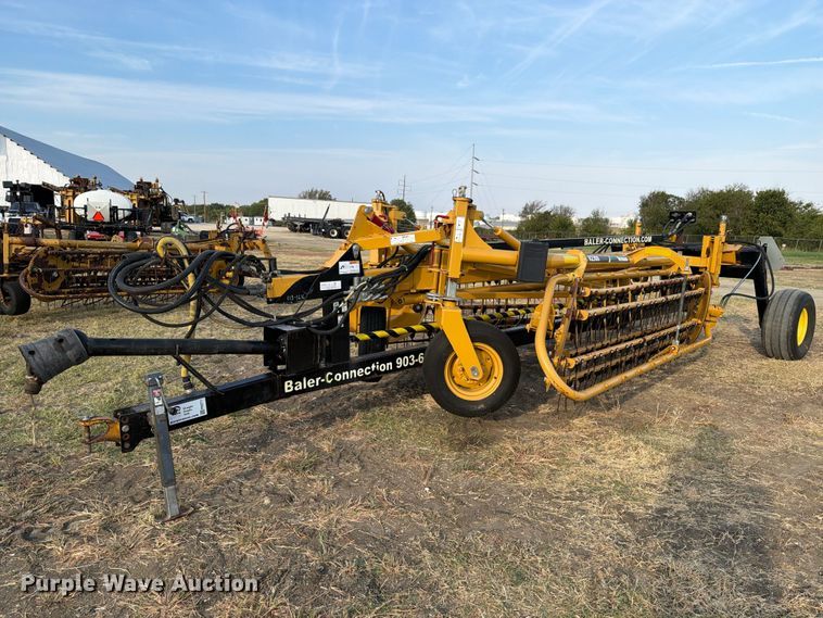 2016 Vermeer R2300 hydraulic hay rake with baler connection - FN3711