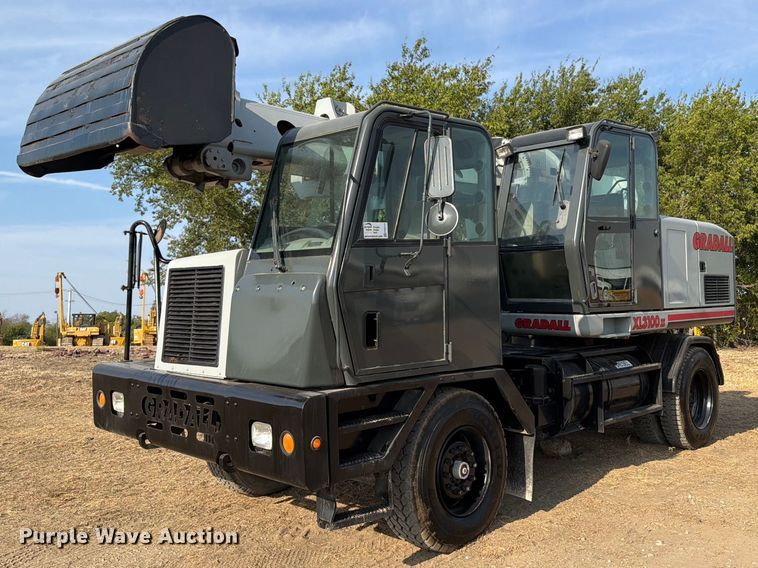 2010 Gradall XL3100 Series III wheeled excavator - FN3717
