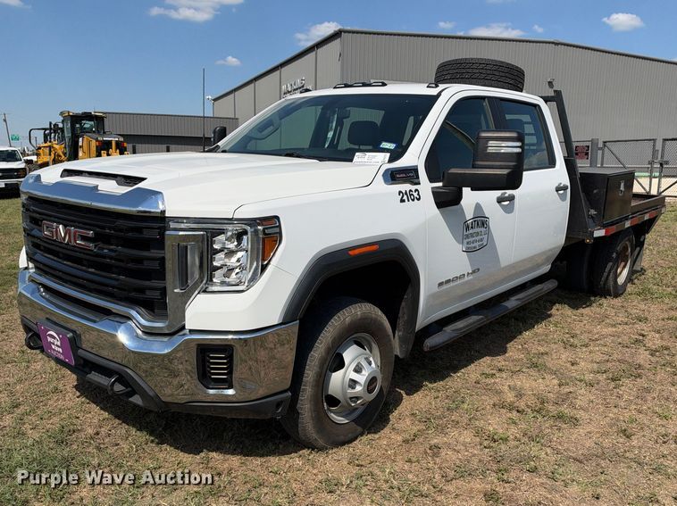 2021 GMC Sierra 3500 4X4 Crew Cab flatbed pickup truck - FN3751