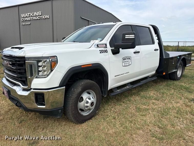 2020 GMC 3500 Crew Cab flatbed diesel pickup truck - FN3770