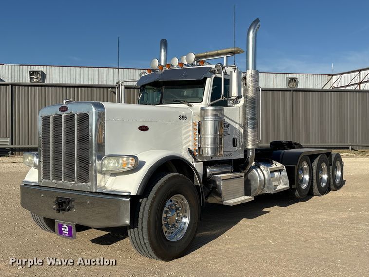 2013 Peterbilt 389 heavy haul semi truck - FN3773