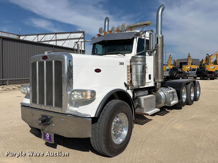 2013 Peterbilt 389 heavy haul semi truck - FN3775