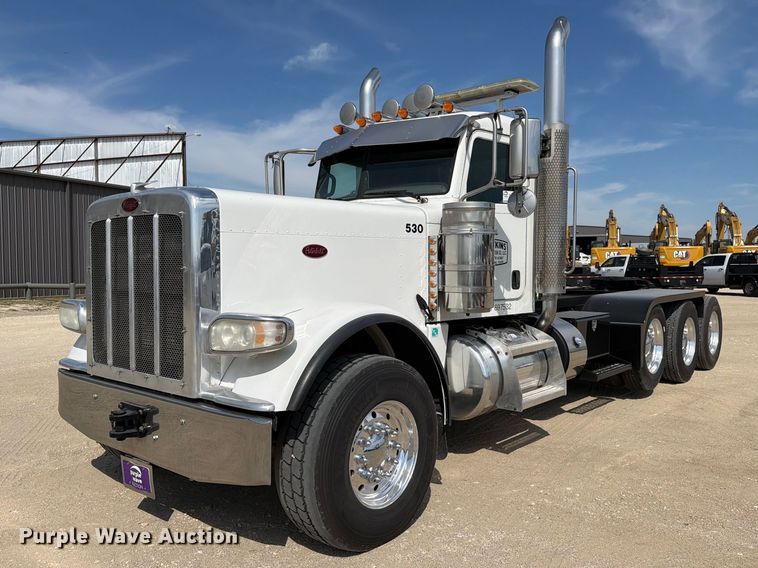 2015 Peterbilt 389 heavy haul semi truck - FN3776