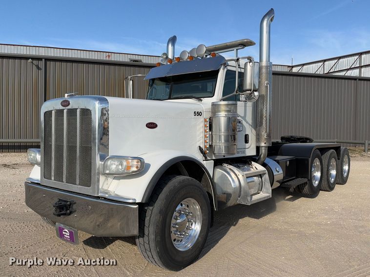 2015 Peterbilt 389 heavy haul semi truck - FN3777