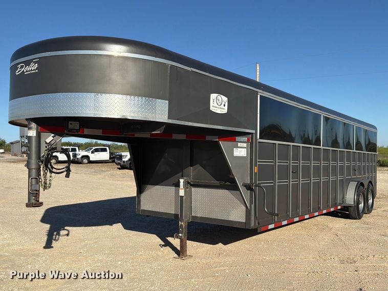 2017 Delta Manufacturing, Inc. specialized livestock trailer - FN3800