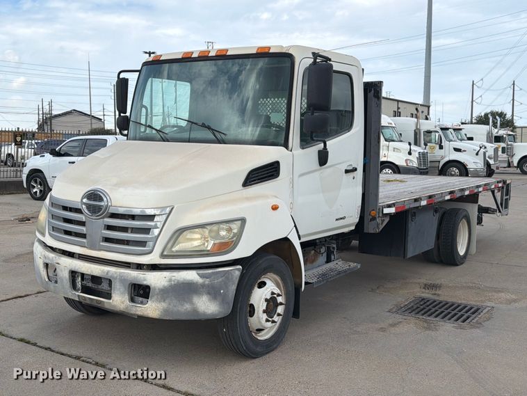 2008 Hino 185 flatbed truck - EA7391